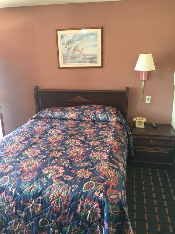 Best Value Inn Motel Sandusky Marianna Εξωτερικό φωτογραφία