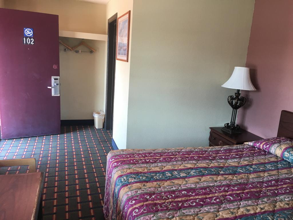 Best Value Inn Motel Sandusky Marianna Εξωτερικό φωτογραφία