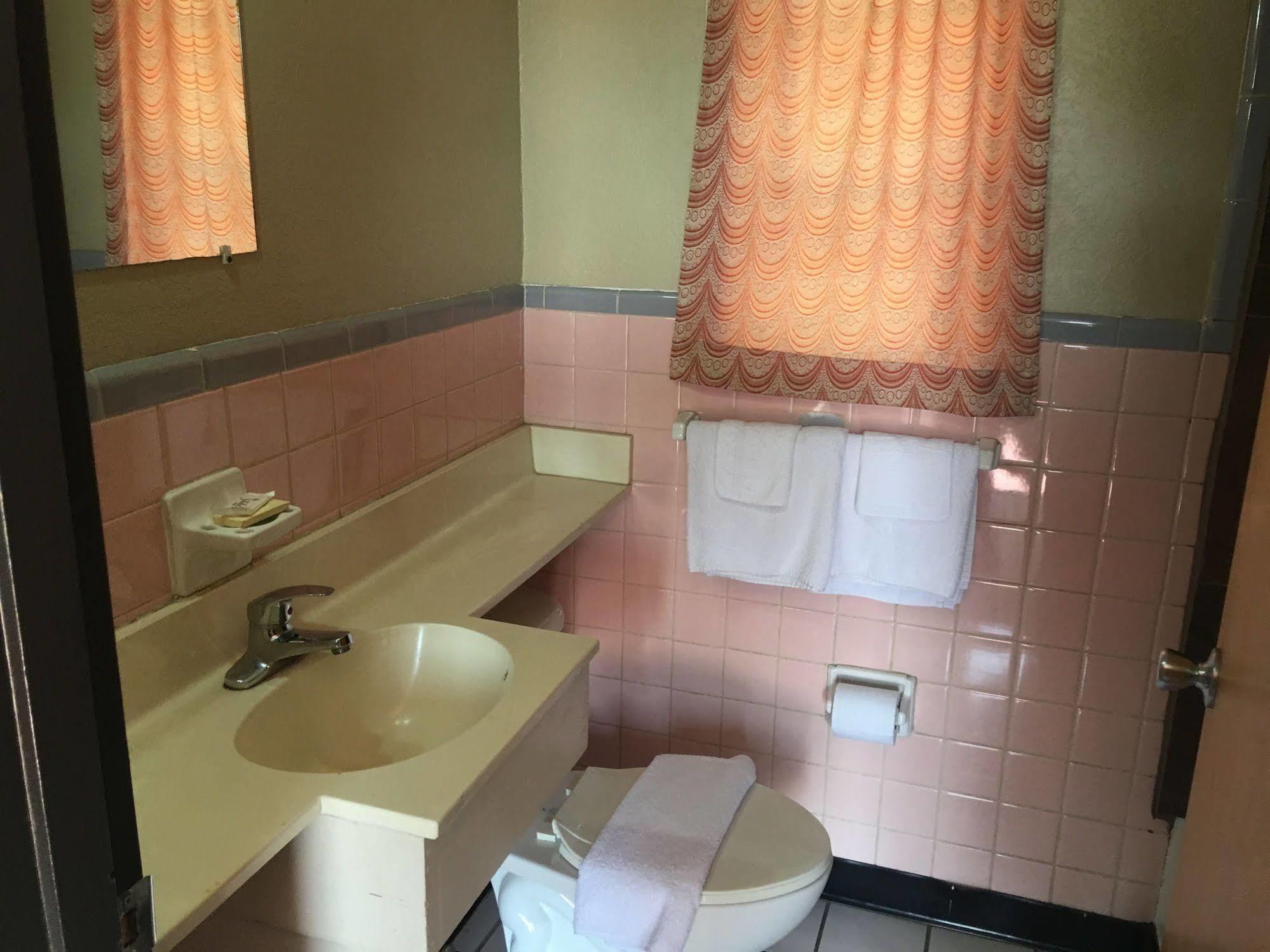 Best Value Inn Motel Sandusky Marianna Εξωτερικό φωτογραφία